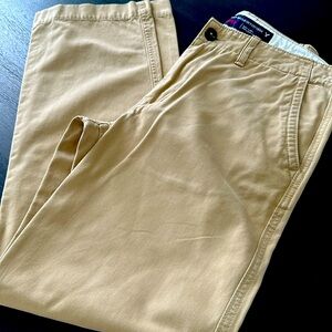 American Eagle outfitters relaxed khaki  pants,32 x 34, good condition